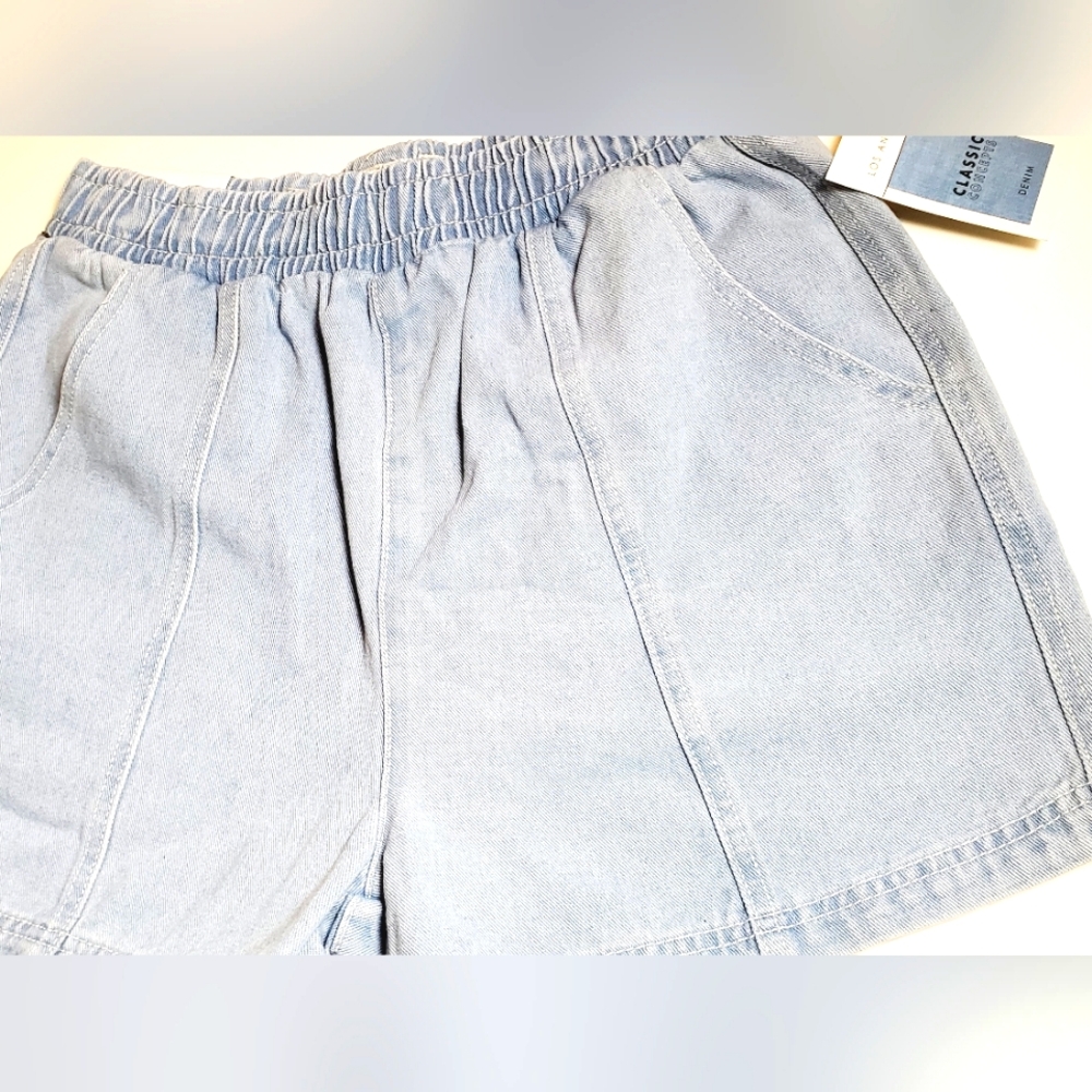 Classic Concepts Denim Pull On High Waisted Women's Paper Bag Jean Shorts Sz MD - Picture 2 of 5